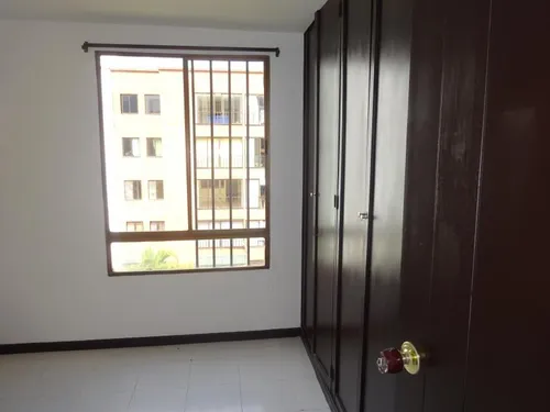 Apartamento En Arriendo En El Refugio. Cod A8105