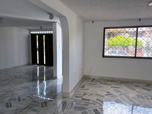 Casa En Venta En Prados Del Norte. Cod V11664