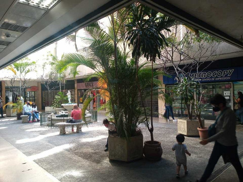 Imagen 9 de 24 de Vendo Local 623 M2 / Chacao 9674
