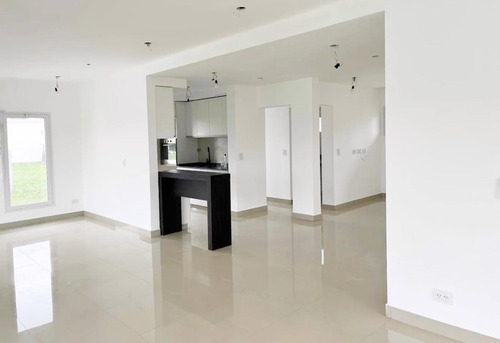 Imagen 3 de 13 de Casa En Venta El Canton Barrio Islas A Espejo De Agua Con Pileta