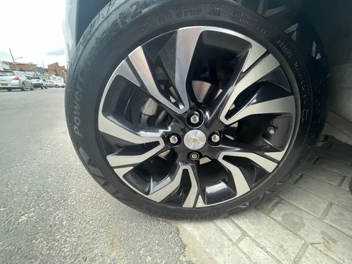 Chevrolet Onix 1.0T Premier Sedan At