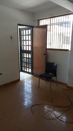 Casa Con Locales, La Atlantida