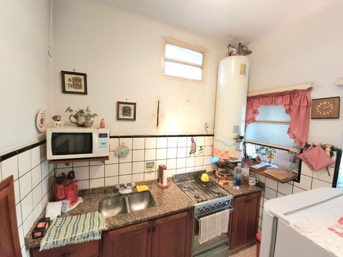 Venta Casa A Refaccionar Sobre Gran Lote Arbolado