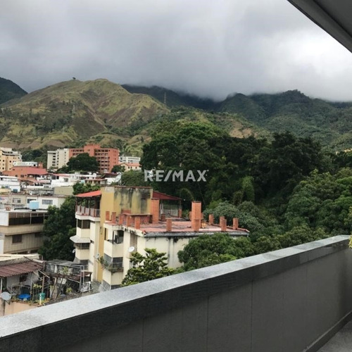 Venta De Oficina En El Edificio Tecnoavila, Boleíta Norte. T5 169m2