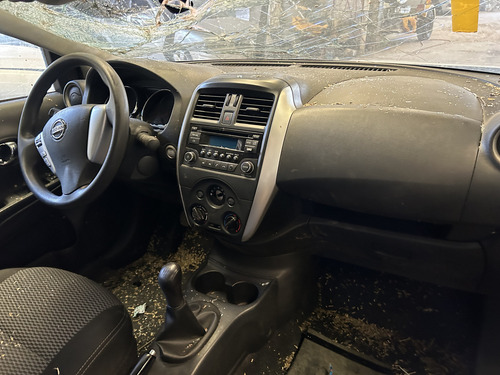 Nissan Versa Sense Mt Puré Drive F2 Chocado Funciona Exelent