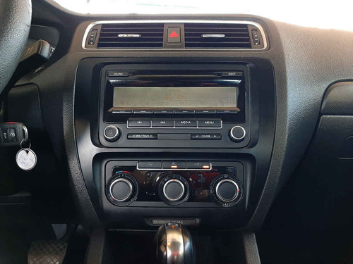 Volkswagen Jetta 2012 4p Style L5/2.5 Aut