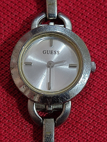 Mini Reloj  Guess Vintage Mujer De Cuarzo, Plateado.