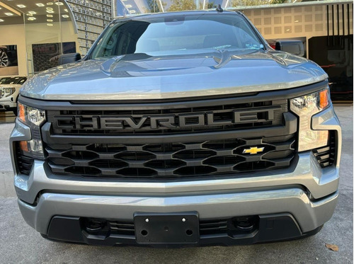 Chevrolet Silverado 5.3 V8 Custom Doble Cabina 4X4 At