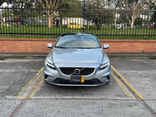 Volvo V40 2.0 T4 Drive-e R-design