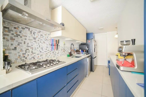 Departamento En Venta De 3 Dorm. 2 Baños En Las Condes