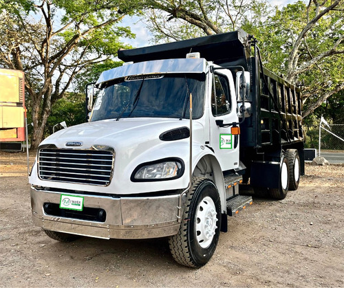 Freightliner M2 106 Volqueta Dobletroque