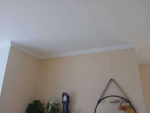 Casa A Venda De 8 Cômodos E 3 Banheiro E 1 Garagem