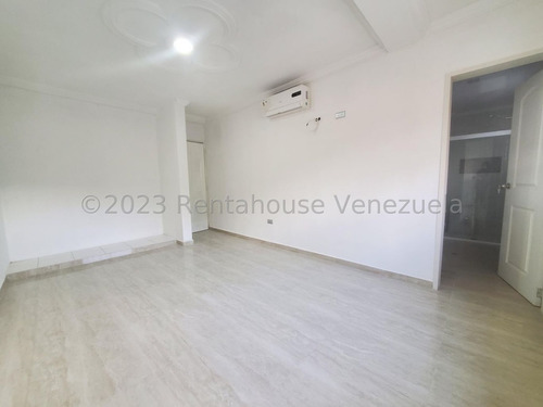 Casa Townhouse En Venta A Estrenar Cantarrana Zona Norte Maracay Todos Los Servicios Remodelada Marmol Porcelanato Estef 25-16085