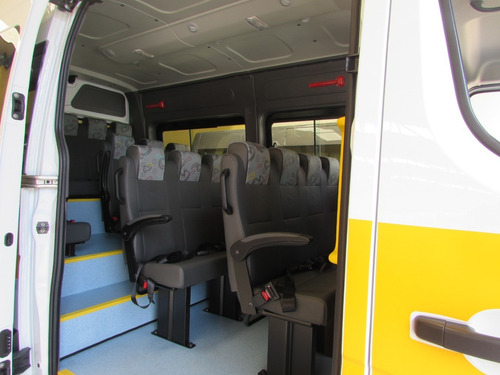 Renault Master Escolar Com Patamar Elevado