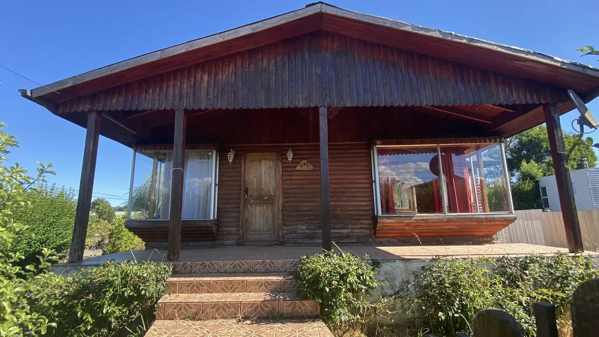 Hermosa Casa Esquina En Paillaco