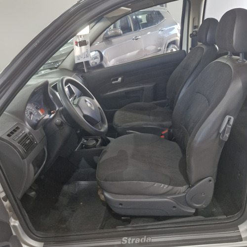 Fiat Strada 1.4 Working Cab. Dupla Flex 2p