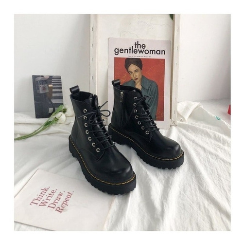 Imagen 4 de 5 de Botas Martin Negras Tacón Chunky