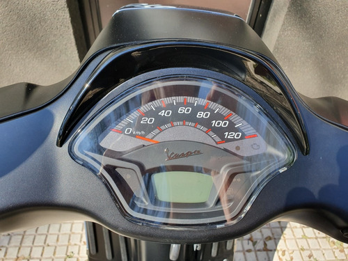 Imagen 10 de 16 de Scooter Vespa Sxl 150 Negra Mate 0km Concesionario Oficial