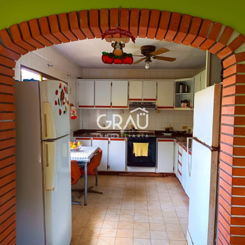 Casa En Venta Con Terreno En Altos De Santa Fe