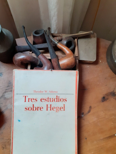 Theodor Adorno // Tres Estudios Sobre Hegel