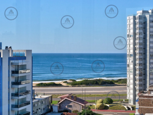 Apartamento De 1 Dormitorio Y Medio Con Vista Al Mar - Venta, Playa Brava