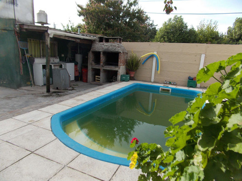 Casa Con Local Comercial Y Monoambiente