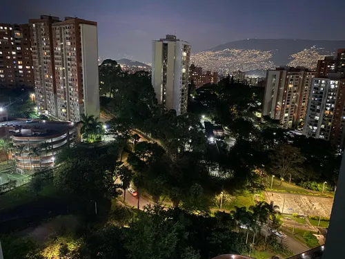Arriendo Lindo Apartamento Con Espectacular Vista En La Unidad Residencial Colinas De Los Bernal, Ubicada En La Loma De Los Bernal.