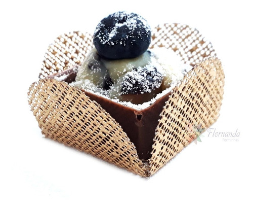 Kit 200 Forminhas Doces 4 Pétalas Tela Escócia 3,5 Casamento