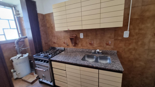 Imagen 10 de 12 de Departamento En Venta De 1 Dormitorio - Calle 51 Esq. 2 - La Plata