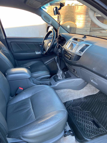 Toyota Hilux 3.0 Cd Srv Cuero I 171cv 4x2 2013
