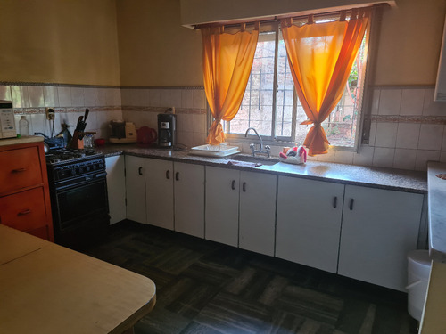 Casa 2 Plantas Con Pileta Y Parrilla A 100 Mts Autopista