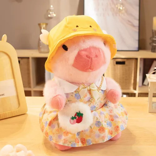 Nuevo Lindo Peluche De Carpincho Con 9 Piezas De Ropa Y