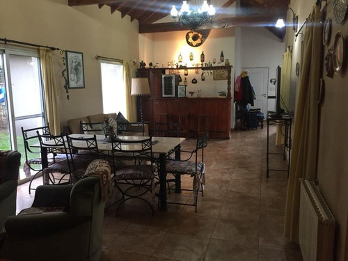 Imagen 7 de 13 de Casa - Barrio Parque Leloir