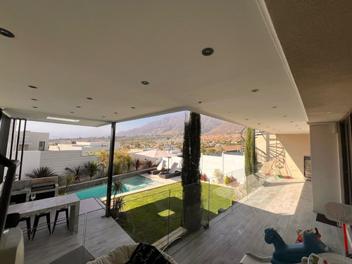 Casa En Exclusivo Condominio