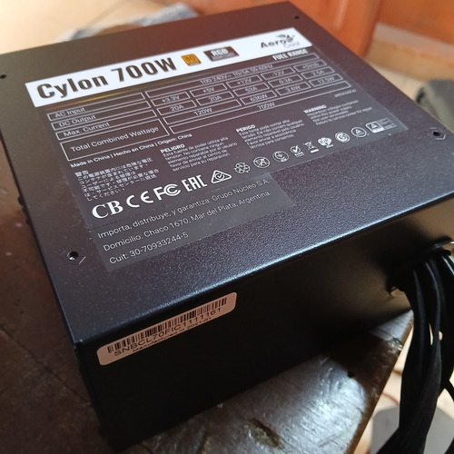 Fuente De Alimentación Cylon 700w 220v Negro