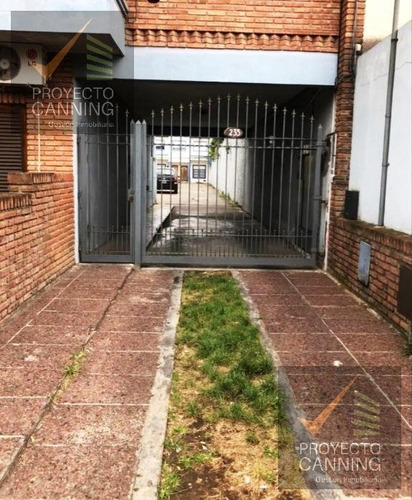 Imagen 1 de 6 de Casa Triplex En Venta Tapiales La Matanza