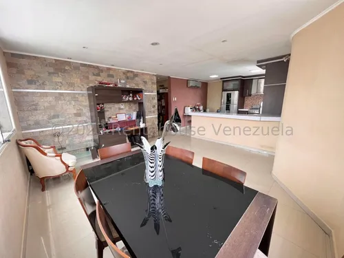 Casa En Venta Urbanizacion Bermudez Maracay, Seguridad, Vigilancia 24hrs, Lista Para Negociar! Rah 24-28808