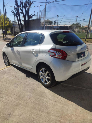 Peugeot 208 1.5 Allure Touchscreen 2016