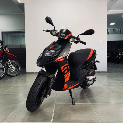 Imagen 2 de 25 de Aprilia 160 Sr - Scooter 150 Llevala Con Tu Dni - Abs Fi