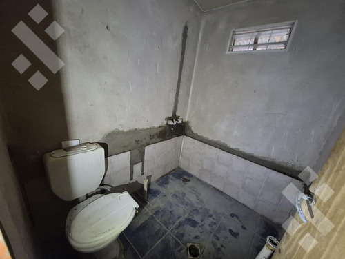 En Venta, Casa De 3 Habitaciones Y Quincho, Plottier.