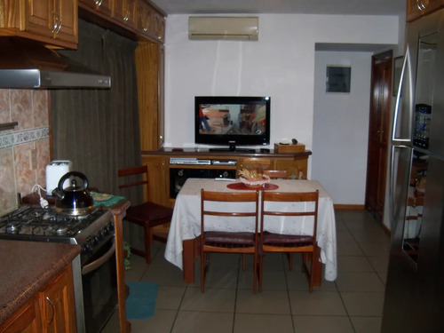 Vendo En Colon Casa Con Piscina , Barbacoa De 3 Dorm. Y Gar