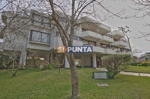Imagen 21 de 21 de Apartamento En Playa Mansa A La Venta