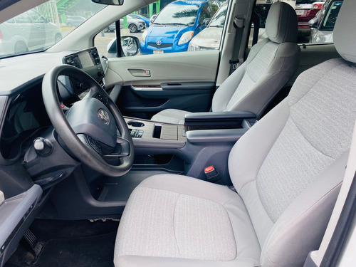 Toyota Sienna 3.5 Le At