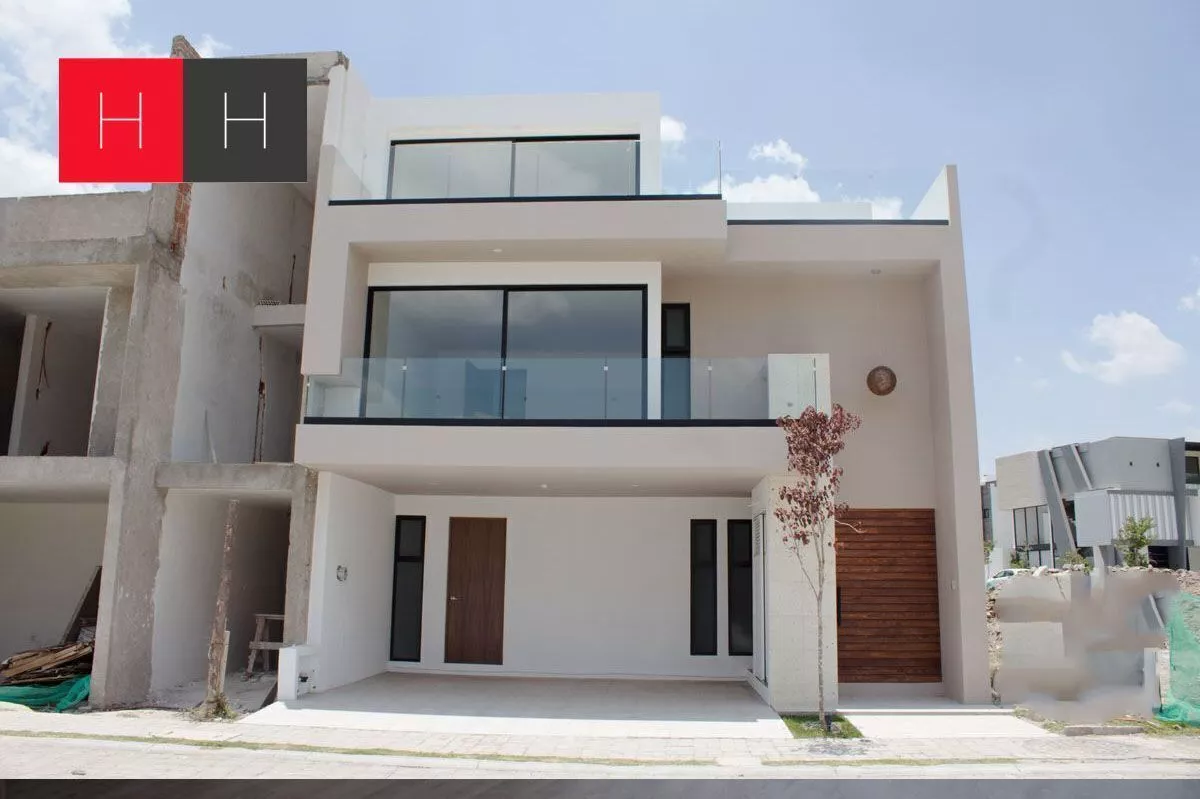 Casa En Pre-venta En Lomas De Angelópolis Iii