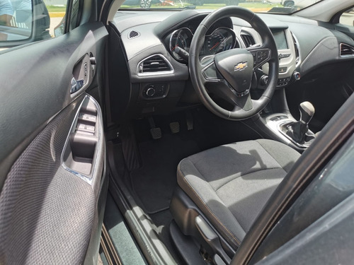 Imagen 10 de 12 de Cruze 2018 Estandar