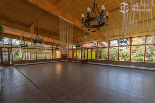Centro De Eventos Y Deportivo Con Cartera En Venta En Maipú