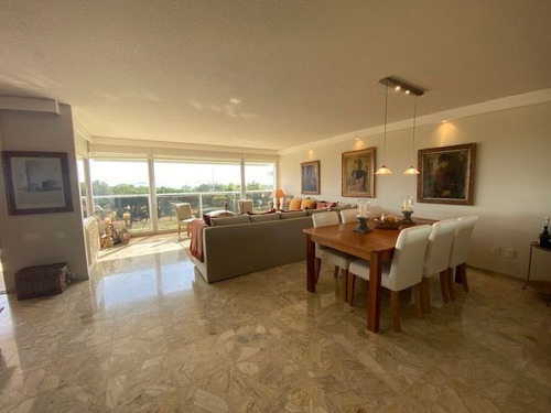 Imagen 29 de 29 de Apartamento En Venta De 2 Dormitorios En Playa Mansa (ref: Lij-5715)