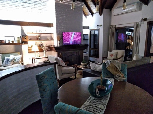 Imagen 2 de 7 de Venta De Casa Chalet En Wilde Centro