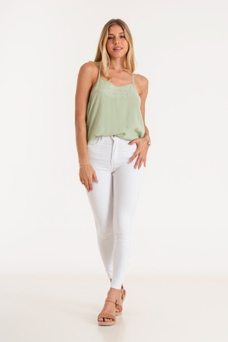 Imagen 4 de 4 de Blusa Musculosa Broderie Jin