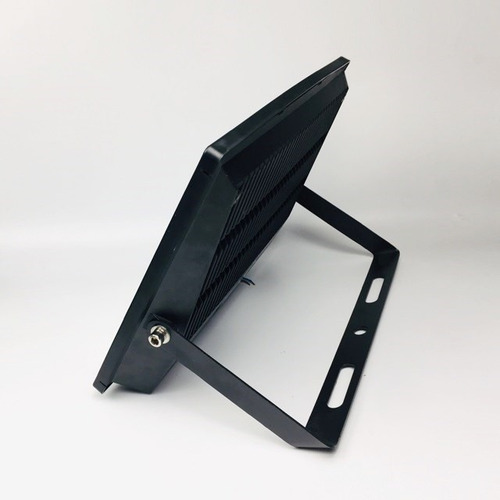 Imagen 4 de 6 de Reflector Led 30w Ip65 Plano Tipo Tableta Exterior Interior